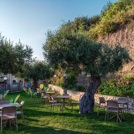 לינה וארוחת בוקר La Risacca Relais