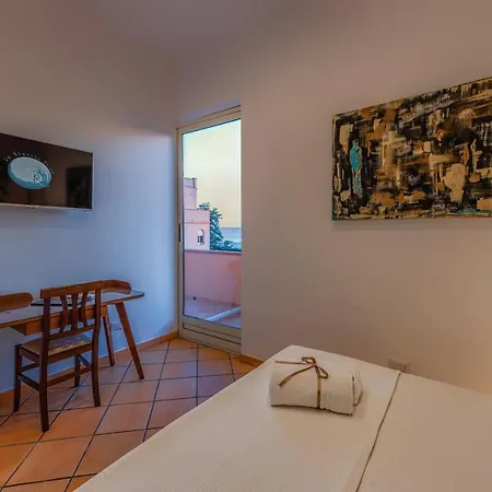 Alojamento de Acomodação e Pequeno-almoço La Risacca Relais 3*