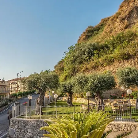 Alojamento de Acomodação e Pequeno-almoço La Risacca Relais