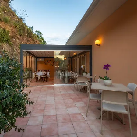 Alojamento de Acomodação e Pequeno-almoço La Risacca Relais