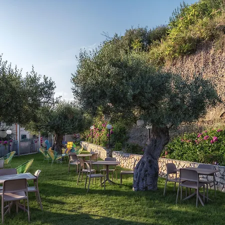 La Risacca Relais Bed & Breakfast 3*