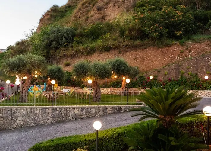 לינה וארוחת בוקר La Risacca Relais בלבדרה מריטימו