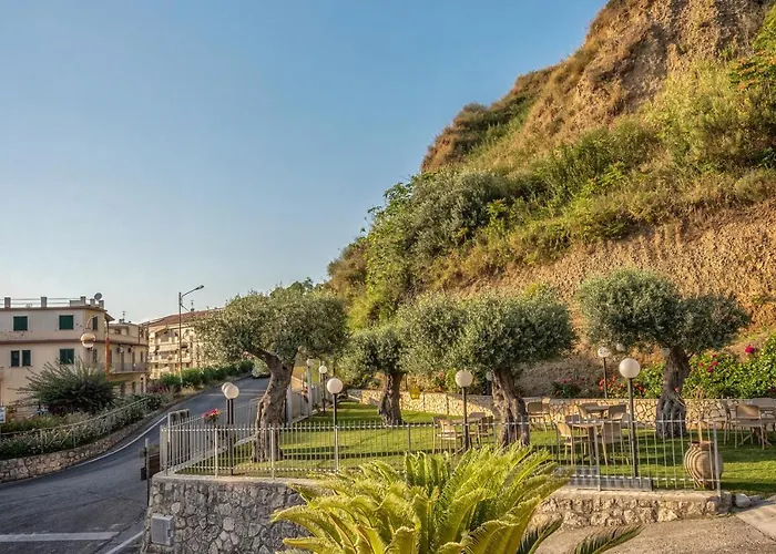 לינה וארוחת בוקר La Risacca Relais